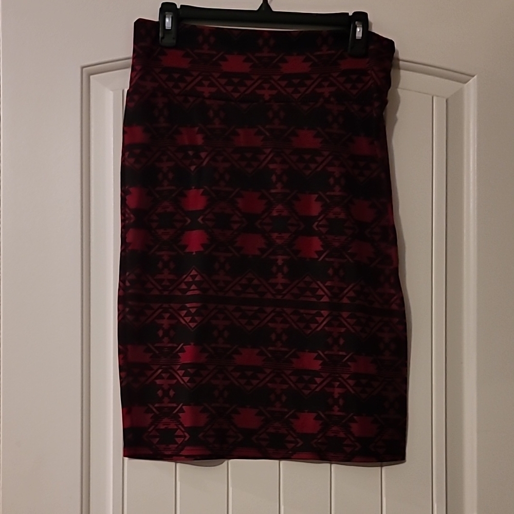 Elegant Red and Black Patterned Skirt